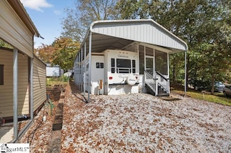 421 Newbury Cir, Westminster, SC 29693