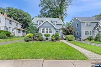 59 W Forest Ave, Teaneck, NJ 07666
