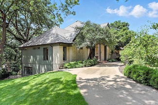 9627 Oak Cir, Omaha, NE 68124