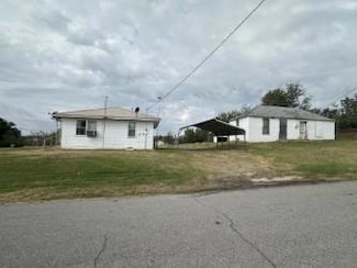 415 E 1st St, Cement, OK 73017