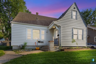817 W 15th St, Sioux Falls, SD 57104