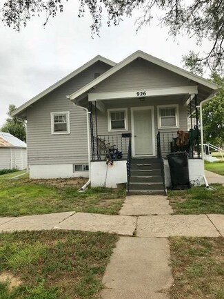 926 Russell Ave, Wakeeney, KS 67672