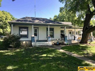 305 Crawford St, Reynolds, NE 68429