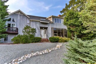 18 Wychmere Harbor Dr, Harwich Port, MA 02646