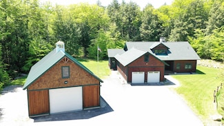 21 Fox Hollow Rd, Newbury, NH 03255
