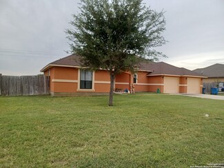 552 Bonita Creek Dr, Pleasanton, TX 78064