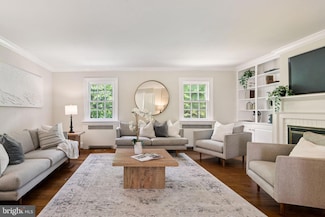 123 E Waverly Rd, Glenside, PA 19038