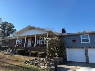 302 Pine Dr, Wayne, WV 25570