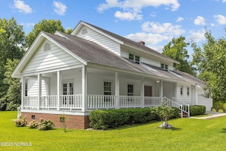 135 Oak Rd, Beaufort, NC 28516