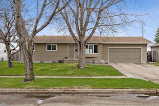 814 Rensvold Blvd, Moorhead, MN 56560