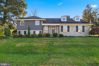 1000 Smallbrook Ln, York, PA 17403