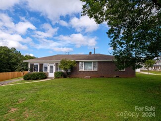 408 Pine Ridge Rd, Duncan, SC 29334