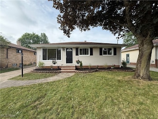 18156 Broxton Dr, Strongsville, OH 44149