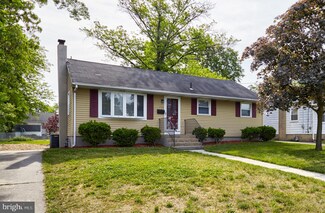 205 Gloucester Ave, Magnolia, NJ 08049