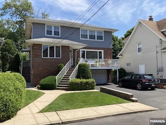 2430 6th St Unit 2, Fort Lee, NJ 07024