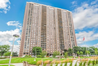 27110 Grand Central Pkwy Unit 30V, Floral Park, NY 11005
