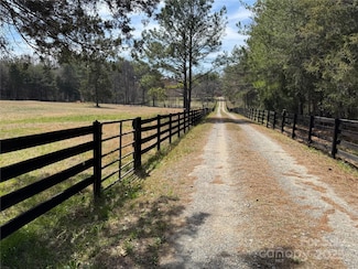 18637 Davidson Concord Rd, Davidson, NC 28036