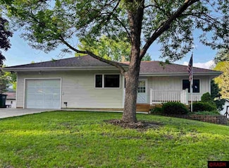 711 W Nassau St, Saint Peter, MN 56082
