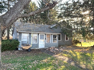 12123 Buckwheat Rd, Alden, NY 14004