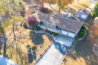 2007 Oakridge Dr, Ava, MO 65608