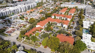 6821 SW 44th St Unit 303, Miami, FL 33155