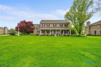 1122 Cedar Creek Dr, Northwood, OH 43619
