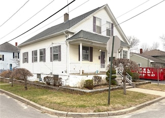 34 Vermont St, Cranston, RI 02920