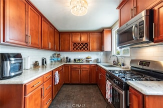 2410 W 144th St, Gardena, CA 90249