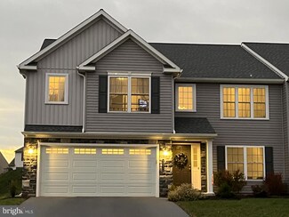 121 Sage Blvd, Middletown, PA 17057