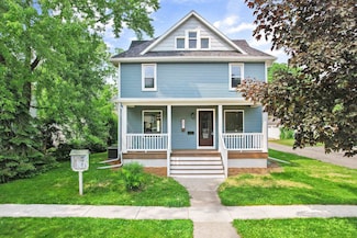 209 Van Buren St, Sauk City, WI 53583