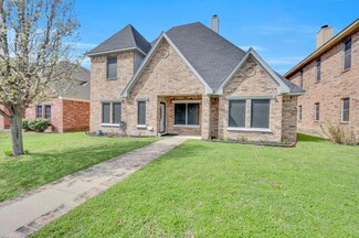 130 Clear Creek Dr, Red Oak, TX 75154