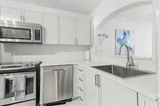 3740 N Jog Rd Unit 104, West Palm Beach, FL 33411