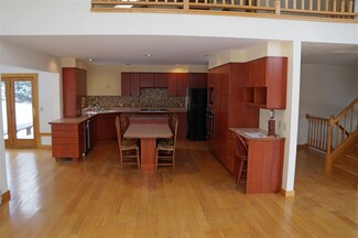859 W Hill Rd, Northfield, VT 05663
