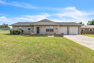 300 Willow Place, Yukon, OK 73099