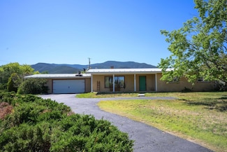 560 Camino Coronado, Taos, NM 87571