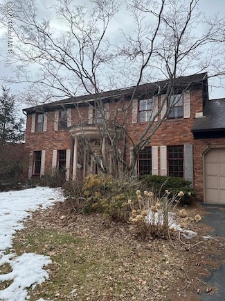 8 Quadrini Dr, Albany, NY 12208