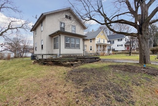 519 Shaw St, Rockford, IL 61104