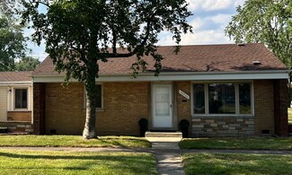 12546 S Loomis St, Calumet Park, IL 60827