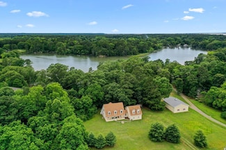 367 Edgewater Ln, Montross, VA 22520