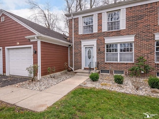 74 Linswood Dr, Monroe, MI 48162