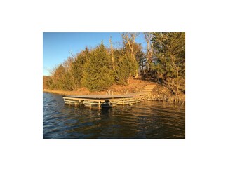 46 SE Lakeside Dr, La Cygne, KS 66040