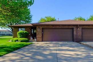 921 Shagbark Rd Unit 921, New Lenox, IL 60451