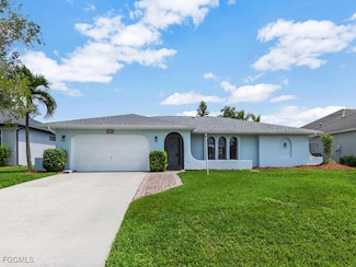 427 SE 21st St, Cape Coral, FL 33990