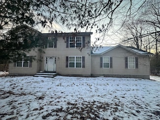 126 Station Hill Rd, Henryville, PA 18332