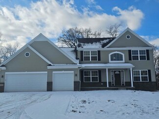 10684 Valley View Dr, Saline, MI 48176