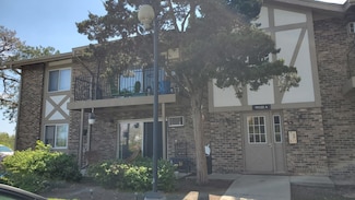 9S122 S Frontage Rd Unit 204, Willowbrook, IL 60527