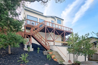 2 Twitter Ct, Oakland, CA 94619