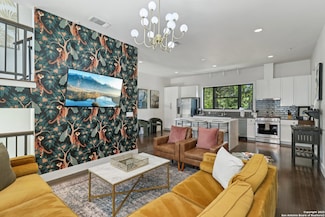 318 W Grayson St Unit 303, San Antonio, TX 78212