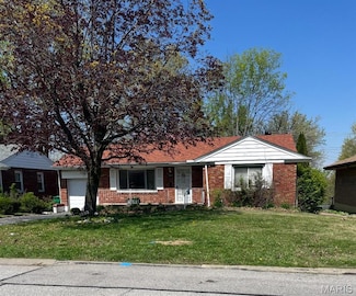 1233 Waldorf Dr, Saint Louis, MO 63137