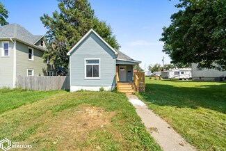 409 1 2 Summit St, Marshalltown, IA 50158